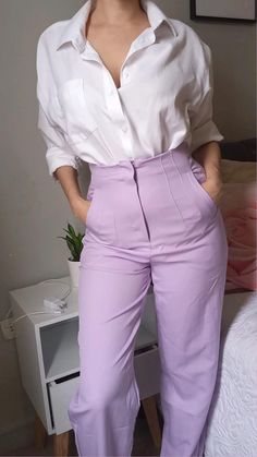 Purple Blouse Outfit, Buisness Casual Outfits, Purple Pants Outfit, Blouse Outfit Work, Outfit Formal Mujer, Smart Casual Work Outfit Women, Outfit Pantalon, Dress Pants Outfits