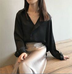 Fabric name: Cotton Main fabric composition: cotton The content of the main fabric composition: 30% -50% Process: collage / splicing1. Top With Satin Skirt, Silk Blouse Design, Loungewear Fashion, Women Shirt Top, Satin Shirt, Satin Blouse, Womens Long Sleeve Shirts, Elegant Shirt, Chiffon Shirt