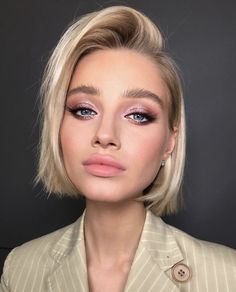 Wedding Hairstyles And Makeup, Pink Eye Makeup, Makeup For Blondes, Smink Inspiration, Soft Glam Makeup, Pink Eye, Beauty Make-up, Glam Makeup Look, Braut Make-up