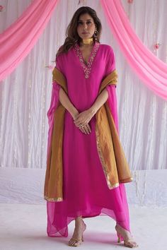 Buy Pink Chiffon Embroidered Floral Motifs V Neck Long Kaftan For Women by Shorshe Clothing Online at Aza Fashions. Pink Bollywood Kaftan With Dupatta, Pink Wedding Kaftan With Traditional Drape, Designer Pink Kaftan With Traditional Drape, Pink Bollywood Style Festive Kaftan, Pink Bollywood Kaftan For Festive Occasions, Pink Bollywood Festive Kaftan, Elegant Pink Kaftan With Dupatta, Pink Kaftan For Diwali, Pink Anarkali Kaftan For Festive Occasions