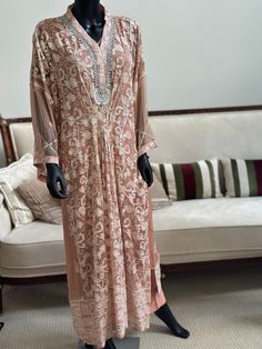 Gorgeous rose gold kaftan in pure chiffon. All over chikankari. Paired with silk inner and pants. Complete your look with chiffon duppata. Pure Chiffon, Dress Clothes For Women, Dress Outfits, Chiffon, Rose Gold, Pure Products, Silk, Womens Dresses, Clothes For Women