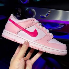 Brand New Nike Pink Peppa Pig Casual Personality Women's Sports Shoes It Is Made Of Leather With A Light Pink Main Tone Very Tender "Peppa Pig" Color Scheme, Sweet And Cute Ripped Jeans Casual, Casual Wear Women, Casual Sneakers Women, Women's Sports, Walker Boots, Nike Pink, Nike Dunk Low, Fit N Flare Dress, Dunk Low