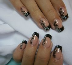 Nail Ideas Emo, Y2k Nails Design, Emo Nails Acrylic, Grunge Nail Designs, Emo Nail Ideas, 2000s Nail Designs, Early 2000 Nails, Nails 2000s, Emo Nails