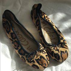 Never Worn Cheetah Print Sam Edelman Flats With Bow Detail. Cheetah Flats, Leopard Ballet Flats, Bold Color Palette, Flat Color, 90s 00s, Bold Color, Sam Edelman Shoes, Bow Detail, Style Guide