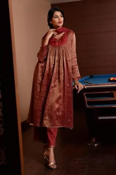 Shop for Rhua India Maroon Zardozi Embroidered Kurta Set for Women Online at Aza Fashions Embroidery Zardozi, Silk Kurti Designs, Zardosi Embroidery, Silk Kurti, Kurti Embroidery Design, Traditional Indian Outfits, Outfits Woman, Kurta Designs Women, Embroidery Suits Design