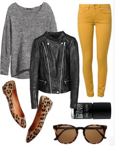 Yellow Jeans Outfit, Mustard Jeans, Mustard Pants, Mascarpone Cream, Yellow Jeans, Gingerbread Cake, Leopard Print Shoes, Yellow Pants, Holiday Dessert