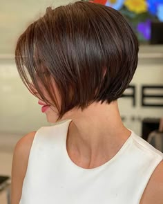 モード ボブ, Micro Bob, Girls Haircuts, Kort Bob, Bob Hairstyles For Thick, Chin Length Hair, Design Chair, Bob Hairstyles For Fine Hair, Hair Affair