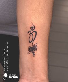 Tattoos Of Lord Shiva For Women, Lord Shiva Related Tattoos, Small Lord Shiva Tattoo, Simple Mahadev Tattoo, Tattoo Of Shiva, Lord Shiva Tatoos Tattoo Designs, Tattoo Shiva Trishul, Shiva Wrist Tattoo, Tattoo Ideas For Men Shiva