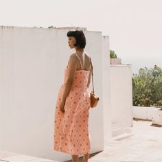 This midi dress in our poppy print comes in a linen and cotton blend. It has a button front opening a fitted waist and gathered skirt. Dress it up or down for a feminine and modern look.55% Linen45% CottonThe model is 170 cm tall and wearing a size 36.Measurements for size 36 are: Total length: 104 cm. Chest width: 43 cm.Linen is a 100% recyclable natural raw material. In its production, all parts of the plant are used, which grows naturally so it guarantees minimal waste and the consumption of Parts Of The Plant, Poppy Dress, Poppy Print, Tiny Cottons, Sustainable Brand, Gathered Skirt, Carbon Footprint, Raw Material, Big Sister