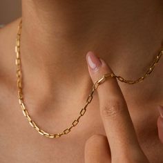 14K Gold Paperclip Chain Necklace, Link Chain Necklace, Paperclip Necklace, Gold Link Chain, 12 - 24 inches Paper Clip Necklace, Non Tarnish ►Material: High Quality Solid 925 Sterling Silver ►Finish: Sterling Silver ∙ 14K Gold ∙ Rose Gold ►Each item is made-to-order, which gives our pieces a unique meaning that is specific and special to you. H O W * T O * O R D E R ►Choose the finish : 14K GOLD - ROSE GOLD - STERLING SILVER ►Choose necklace length : 12 inch - 24 inch ( Please note that a 2 inch Gold Paper Clip Necklace, Gold Link Chain Necklace, Paper Clip Necklace, Simple Gold Necklace, Gold Necklace For Women, Unique Meaning, Paperclip Necklace, Paperclip Chain Necklace, Necklace Everyday