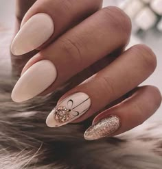 Beyaz Nail Art, Christmas Gel Nails, Christmas Nails Acrylic, Festival Nails, Neutral Nails, New Year's Nails, Xmas Nails, Classy Nails, Elegant Nails