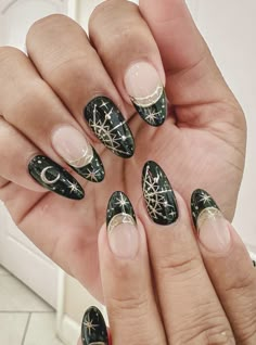 30+ Star Nail Designs Worth Wishing On - Days Inspired Celestial Nail Designs, Fur Nails, Nail Sunny, Star Nail Designs, Star Nail, Magic Nails, Goth Nails