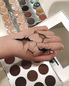 Optical-illusion-make-up-mimi-choi Fantasy Make-up, Amazing Costumes, Halloweenský Makeup, Tattoo 2024, Halloween Make-up Looks, Horror Make-up, Special Fx Makeup, Horror Makeup