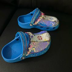 Custom Crocs Louis Vuitton Girls Size J1 Blue And Multi Color Bling Crocs, Red Clogs, Crocs Slides, Crocs Baya, Crocs Flip Flops, Custom Crocs, Pink Crocs, Shoes Custom, Blue Sandals