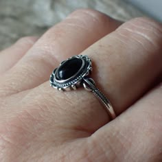 Manifest Fast, Black Crystal Ring, Ring Black Stone, Diy Ring, Victorian Ring, Soldering Jewelry, Witchy Jewelry, Dope Jewelry, Indian Jewelry Sets