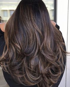 Brown Hair Highlights On Black Hair, Brown Balayage On Dark Hair, Brown Hair And Highlights, Black Hair Caramel Highlights, Balayage On Black Hair, Golden Brown Hair Color, Golden Brown Hair, Black Hair Balayage, Subtle Balayage