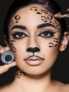 Cat Face Makeup, Cat Makeup Tutorial, Cheetah Makeup, Cat Halloween Makeup, Leopard Halloween, Leopard Makeup, Halloween Make-up Looks, Gold Lipstick, Animal Makeup