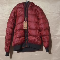 Lee Hanton Winter Puffer Jacket L/Xl Sporty Red Outerwear For Fall, Winter Outerwear For Outdoor Activities With Ribbed Cuffs, Winter Outdoor Outerwear With Ribbed Cuffs, Red Long Sleeve Outerwear With Ribbed Cuffs, Casual Quilted Jacket With Ribbed Cuffs For Outdoor, Red Winter Outerwear With Ribbed Cuffs, Red Outerwear With Ribbed Cuffs For Fall, Casual Quilted Jacket With Double-lined Hood For Outdoor, Red Hooded Puffer Jacket With Pockets