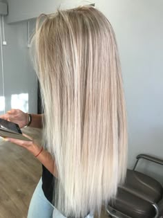 Blonde Hair On Straight Hair, Platinum Highlights With Money Piece, Blonde Hair Inspo Straight, Baliage Hair Blond, All Blonde Hair Color