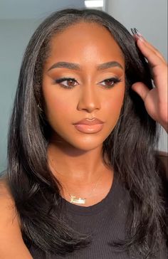 Makeup To Go With Black Dress, Straight Natural Hair Styles, Clean Makeup Aesthetic, Silk Press Straight, Matte Eyeshadow Looks, Makeup Brown Girl, Makeup For Brown Skin, Grad Makeup, Nude Eye Makeup