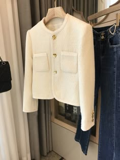 White Tweed Short Blazer Jacket | Lisa - BlackPink S Luxury Fitted Mini-length Outerwear, Luxury Tailored Mini-length Blazer, Short Blazer Outfits For Women, Short Blazer Outfits, Short Jackets For Women, Formal Work Attire, Tweed Jacket Outfit, French Outfits, Channel Outfits