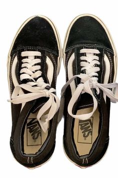 Vans Off The Wall Old Skool Wm Size 9 Men SZ 7.5 Black Suede Tip and Heel 500714. Unisex Womens size 9 Men’s size 7.5 Old Sneakers, Cod Ghosts, Platform Vans, Who I Want To Be, Black And White Sneakers, Old Shoes, Style Goals, Vans Off The Wall, Vans Old Skool