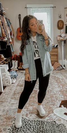 Fall Dress Trends, Basic Turtleneck, Instagram Content Creator, Trendy Mom Outfits, Chic Prints, Look Legging, Dramatic Sleeves, Hairstyles Curls, Youtube Tips