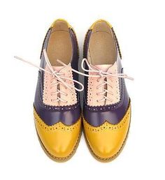 Vintage Genuine Leather Oxford Brogues - 7 Styles. Really cool and pretty color patched vintage style oxford shoes. Perfect for sporting dandy style. 9 fantastic colors to choose from. Really awesome. Handmade. Genuine leather. Flats Type: Oxfords, Loafers Upper Material: Genuine Leather Upper-Genuine Leather Type: Cow Leather Flats Type: Oxfords Pattern Type: Mixed Colors Closure Type: Slip-On Toe Shape: Round Toe Outsole Material: TPR Fit: Fits true to size, take your normal size - See Size Ch Ladies Brogues, Vintage Exercise, Oxford Shoes Style, Women Brogues, Luxury Flats, Oxford Brogues, Affordable Shoes, Mens Fashion Smart, Lace Up Flats