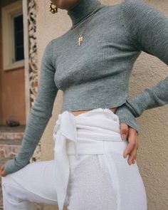 Crop Top Manga Larga, Top Manga Larga, Top Manga, 70s Women, Beige Outfit, Knit Crop, 70s Fashion, Knitwear Women, Cropped Sweater