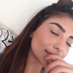 Eyebrow Shaping Makeup, Rosa Make-up, Make Up Gold, Make Up Designs, Plucking Eyebrows, Eyebrows On Fleek