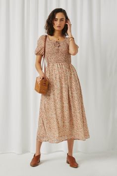 Sunday Dresses, Party Dress Codes, Waistline Dress, Sunday Clothes, Midi Dress Pink, Dress Lining, Pleated Skirt Dress, Corset Lace, Neckline Dress