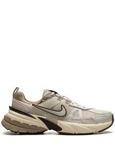 Nike V2k, Nike Brown, Shoes To Buy, Brown Sneakers, Layered Design, Iconic Bags, Swoosh Logo, Gym Shoes, Boots And Sneakers