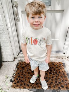 Send your kids back to school in style! These oatmeal colored shirts are made for the mama having reservations sending her kid to school in a bright white tee! So soft and neutral, these are the perfect fit and run true to size. Please leave name in personalized section. School supplies used for name will vary from shirt to shirt. Shop more Back to School here: https://www.etsy.com/shop/mariecompany/?section_id=26702262 Join our VIP and save 10% here: https://www.facebook.com/groups/668860429981 Casual Spring T-shirt For School, Casual Name Print T-shirt For Back To School, Personalized Casual Tops For Teacher Appreciation, Casual T-shirt For Back To School Playtime, Casual Tops For Back To School Playtime, Casual Tops For Back To School, Cotton T-shirt For End Of School Year Playtime, Fun Summer T-shirt For Daycare, End Of School Year Playtime Cotton T-shirt