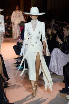 Zuhair Murad Spring 2023, Spring 2023 Couture, Blazer With Belt, 2023 Couture, Woman Suit Fashion, Couture Week, White Outfit