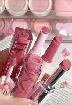 Aesthetics Pink, Lip Combos, Fancy Makeup, Pretty Skin Care, Nude Makeup, Pink Makeup, Makeup Items, Makeup Essentials, Pretty Makeup