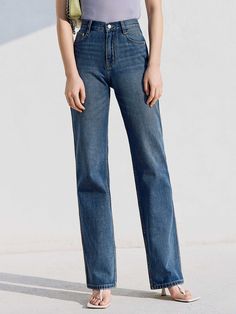 MO&Co. Women's High Rise Straight Leg Jeans Loose Cowboys Blue Jeans For Woman Jeans Size 8, High Waisted Jeans Straight, Straight Lwg Jeans, Wide Leg Straight Jeans, Straight Jeans Women Outfit, Straight High Rise Jeans, Straight Pants Jeans, Jeans For Winter For Women, Straight Leg Denim Jeans