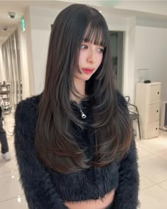 Hime Bangs Long Hair, Hime Layered Cut, Hime Cut With Layers, Hime Cut No Bangs, Hime Cut Layered, Layered Hime Haircut, Hime Haircut Long, Hime Cut Without Bangs, Hime Cut Long Hair