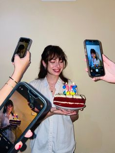 3 phone displaying similar photos of a girl holding up a cake with lit 25 candles Birthday Post Instagram Pictures Ideas, Silly Birthday Pictures, Bdy Photoshoot Ideas, Birthday Get Ready With Me, Best Birthday Poses, Birthday Poses Ideas With Cake, Birthday Cake Pic Ideas, Pic With Birthday Cake, Birthday Posses Ideas