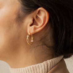 A D E L E ∙ L I N K ∙ H O O P ∙ EARRINGS * Material: High Quality Solid 925 Sterling Silver * Finish: Sterling Silver ∙ 18K Gold ∙ Rose Gold * Featuring 20mm Link Hoop Earrings H O W ∙ T O ∙ O R D E R * Select your finish in the drop down menu. Design is available in 3 colors: 18k Gold, Rose Gold and Sterling Silver. O T H E R ∙ I N F O R M A T I O N * All items are nicely packaged ready to gift in elegant jewelry boxes. * If you can't find the information you need or need some advice for your d Everyday Hoop Earrings With Lever Back Ear Wires, Wedding Hoop Earrings With Lever Back, Minimalist Hoop Earrings With Lever Back Ear Wires, Minimalist Tarnish-resistant Hoop Earrings For Wedding, Modern Hypoallergenic Hoop Earrings For Wedding, Modern Tarnish-resistant Hoop Earrings For Wedding, Minimalist Wedding Hoop Earrings, Modern Small Hoop Earrings For Wedding, Modern Hoop Earrings For Wedding