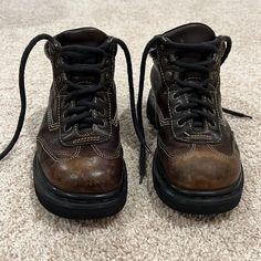 Well Kept Doc Martens And Stored Away For Years! The Soles Look Brand New And The Leather Has Been Cleaned. Size 6, Mens. In Excellent Condition! Ankle Height- Great For Work Or Hiking. Sick Outfit, Clothing Board, Doc Marten, Shoes Brown, Vintage Boots, Dr Martens Shoes, Martens Shoes, Doc Martens, Dream Clothes