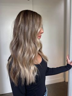 #bronde #brunette #blonde #hair #highlights #balayage Coconut Blonde Highlights, Beachy Brunette Hair, Brunette Blonde Hair, Blonde Hair Highlights, Beach Blonde Hair, Blond Highlights, Lived In Color, Highlights Balayage, Brown Hair Inspo