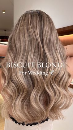 Instagram Balayage Dark Blonde To Light Blonde, Hair Color Ideas Winter Blonde, Dark Blonde Blowout, Long Balayage Hair Blonde, Beige Hair Highlights, Vanilla Latte Blonde Hair, Sandy Beige Balayage, Ashy Blonde Hair Highlights, Balayage Blond Beige