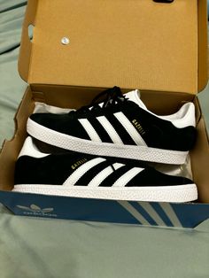 just got the adidas gazelles in black and im in loveeeeeeee.🤩 Black And White Gazelles, Black Gazelle Adidas Outfit, Adidas Gazelle Aesthetic, Black Adidas Gazelle, Black Gazelle, Adidas Shoes Gazelle, Black Gazelles, Adidas Gazelle Black, Adidas Gazelle Outfit