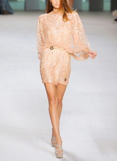 Pretty in pink. Glamorous Chic Life, Elie Saab Spring, Moda Paris, Beautiful Clothes, Lovely Dresses, Elie Saab, Clothes Accessories, Stunning Dresses