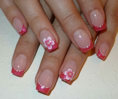 Cute Short Nail Inspo French Tip, Short Nail Inspo French Tip, French Tip Acrylic Nails With Flower, French Tip Nails With Flower Design, Flower French Tip Nails, Nail Inspo French Tip, Nail Inspo French, Short Nails French, Short Nail Inspo