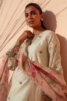 Kyra – Sania Maskatiya International Shadi Dresses, Nikkah Dress, Pakistani Designer Suits, Patiala Suit, Tandoori Masala, Beige Silk, Pakistani Fashion Party Wear, Salwar Kamiz, Simple Pakistani Dresses