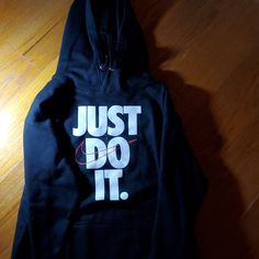 Nike Hoodie Never Wore, Pouch For Hands, Just Do It, Saying On Hoodie, Stylish, Didnt Fit Runs Small Nike Cotton Hoodie With Letter Print, Nike Urban Hooded Sweatshirt, Nike Urban Hoodie Sweatshirt, Nike Hooded Hoodie For Streetwear, Nike Hooded Sweatshirt For Streetwear, Nike Urban Hoodie With Double-lined Hood, Nike Fleece Hoodie With Letter Print, Nike Hoodie With Kangaroo Pocket And Long Sleeves, Nike Winter Hoodie With Kangaroo Pocket