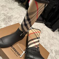 Burberry Rain Boot New In Box Burberry Rain Boots Outfit, Rain Boots Outfit, Burberry Boots, Burberry Rain Boots, Quilted Boots, Club Fits, Rain Shoes, Burberry Brit, Ankle Boots Flat