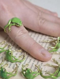 Tree Frog Ring, Adjustable Tree Frog Ring, Handmade Frog Ring,Vintage Cute Animal Finger Rings,Funny Latest-Tree Frog Ring,Open Ring Daily Jewelry for Women Lady Girl Men 2024 - $6.99 Frog Ring, Weird Jewelry, Tree Frog, Daily Jewelry, Tree Frogs, Rings Jewelry Fashion, Jewelry Tree, Finger Rings, Delicate Jewelry