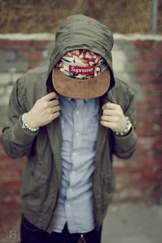 Green & blue                                                                                                                                                     Más Snapback Outfit, Van Outfits, Outfit Red, Outfits Men, Men Looks, Outfit Casual, Well Dressed, Stylish Men